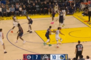 追梦真传？！库明加弧顶潇洒击地妙传助库里轻松上篮