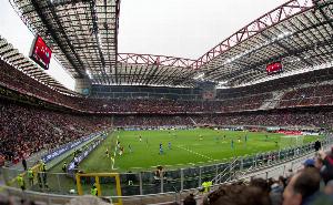 米体：米兰双雄正式收购圣西罗球场的时间将推迟到下周