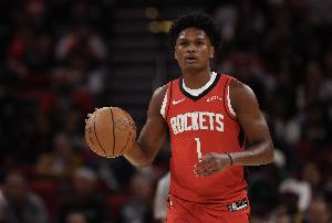 天赋压制！阿门·汤普森26中13拿到28分10板7助2断 正负值+22